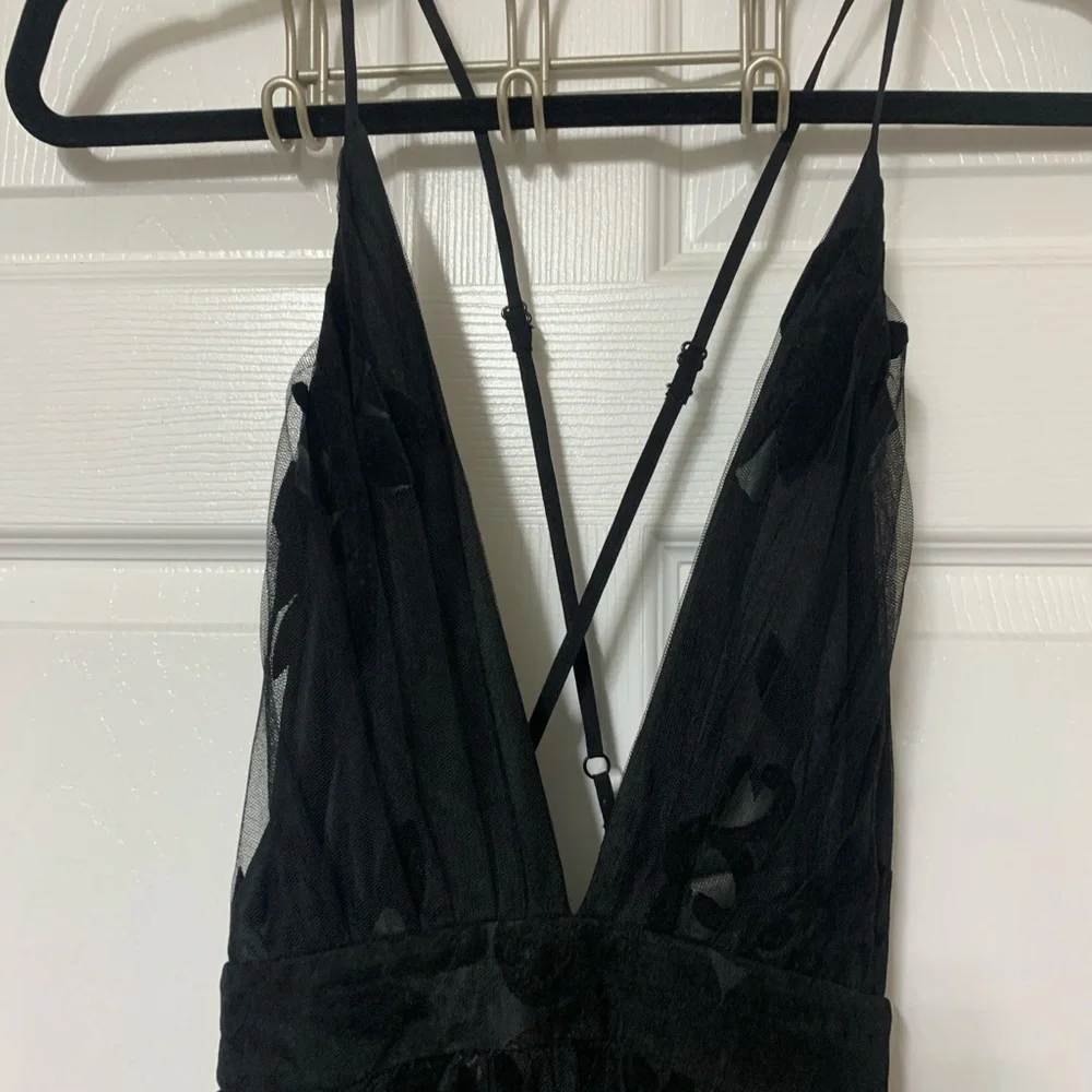 Windsor Black Lace Maxi Dress - Picture 4 of 6